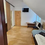 Zameczek 3*